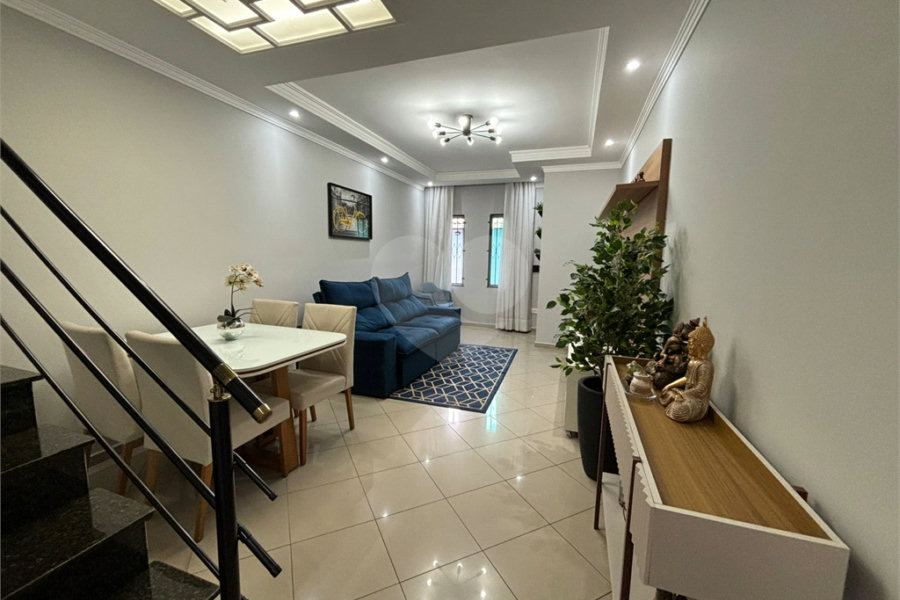Casa à venda com 3 quartos, sendo 1 suíte, no condomínio Mira Estrela, São Paulo - SP