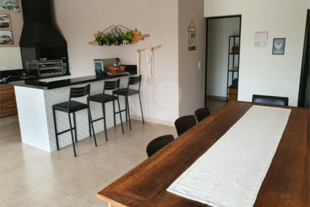Casa à venda com 3 suítes no condomínio Village Ipanema 1, Araçoiaba da Serra - SP