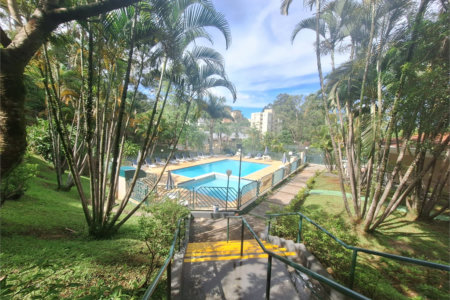 Casa à venda com 5 quartos, sendo 3 suítes,  no condomínio Vila Panamericana, São Paulo - SP