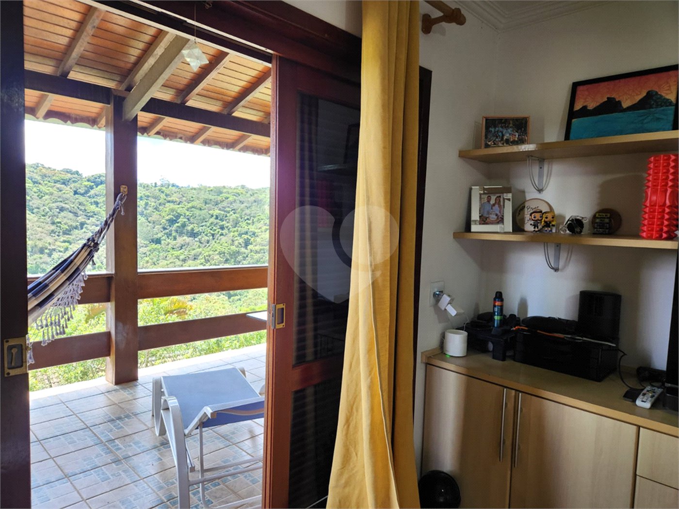 Casa à venda com 5 suítes no condomínio Suíça da Cantareira, Mairiporã - SP