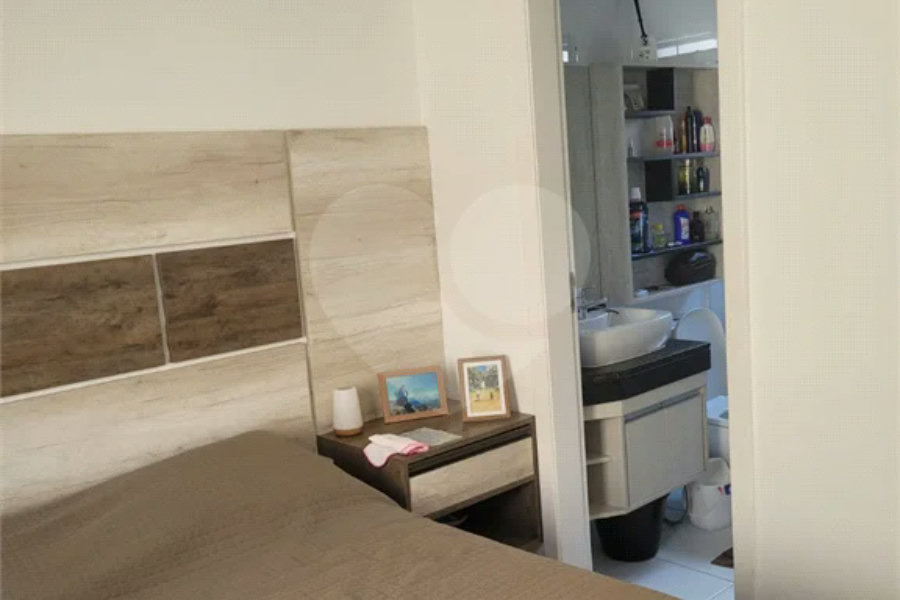 Casa à venda com 3 quartos, sendo 1 suíte, no condomínio Residencial Isabel, São Paulo - SP