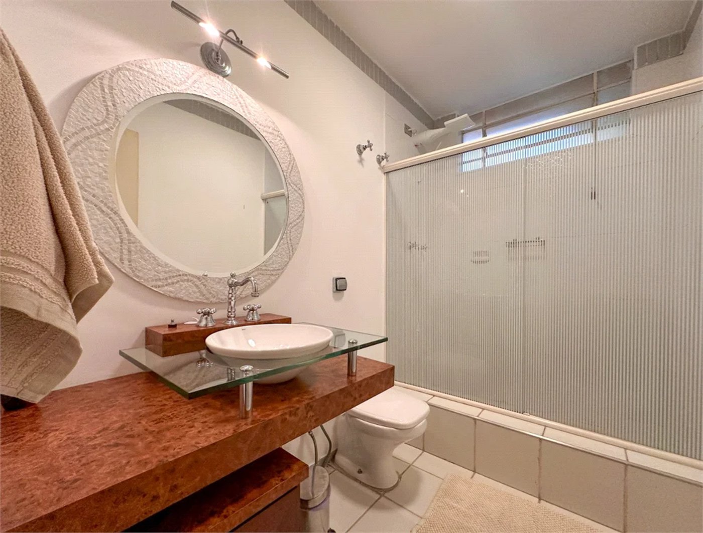 Casa à venda com 3 quartos, sendo 1 suíte, no condomínio Barão do Triunfo, São Paulo - SP