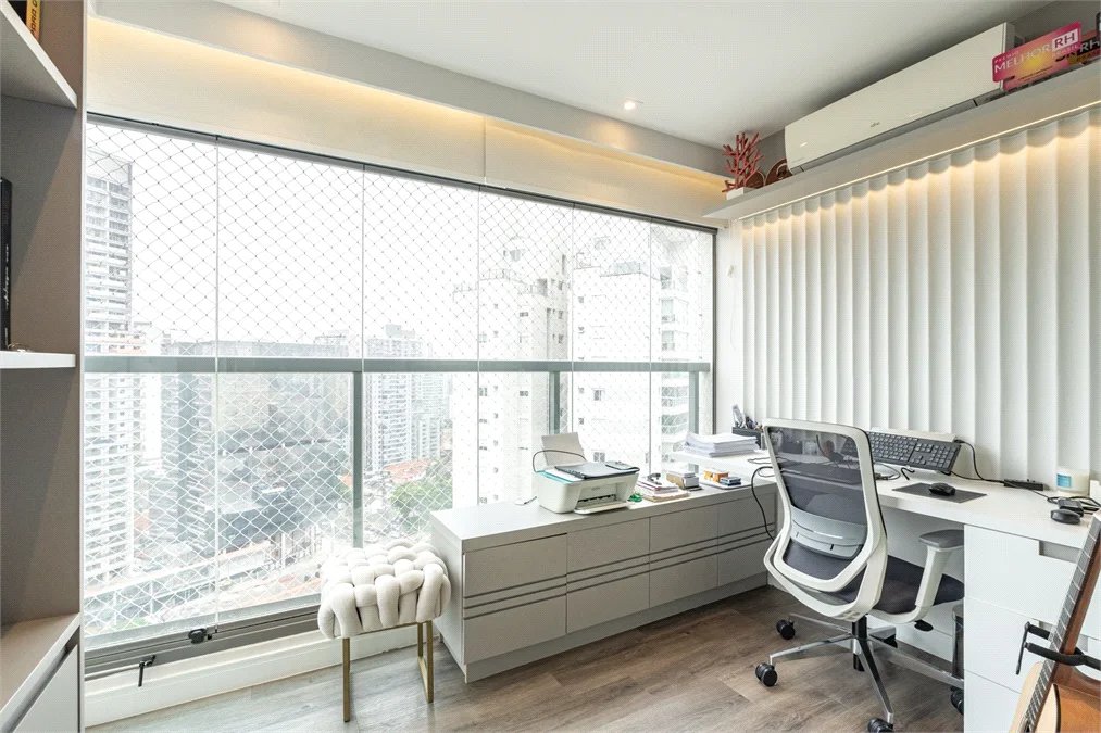 Apartamento à venda com 4 quartos, sendo 3 suítes, em Jardim das Acácias, São Paulo, SP