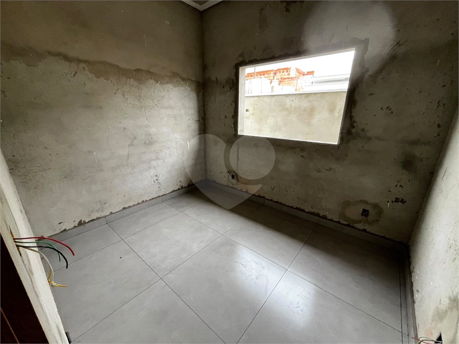 Casa à venda com 3 quartos, sendo 1 suíte, no condomínio Residencial Tivolli, Itapetininga - SP