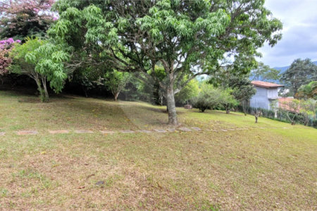 Excelente terreno com 980 metros em condomínio fechado com segurança 24hs Bom Jesus dos Perdoes.