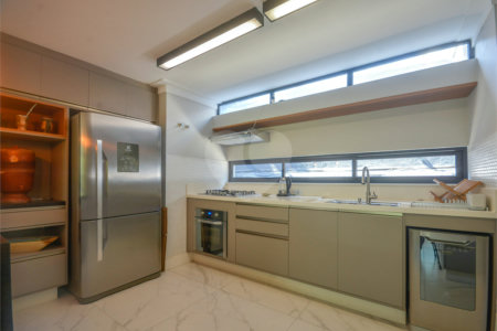 Sobrado à venda com 5 quartos, sendo 1 suíte,  em Retiro Morumbi, São Paulo, SP