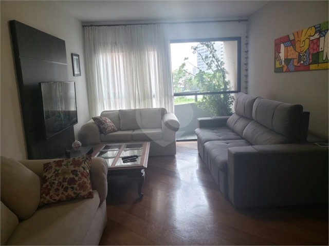 Apartamento à venda com 3 quartos, sendo 1 suíte,  em Santo Amaro, São Paulo, SP