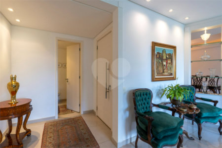 Apartamento à venda com 3 suítes em Vila Suzana, São Paulo, SP