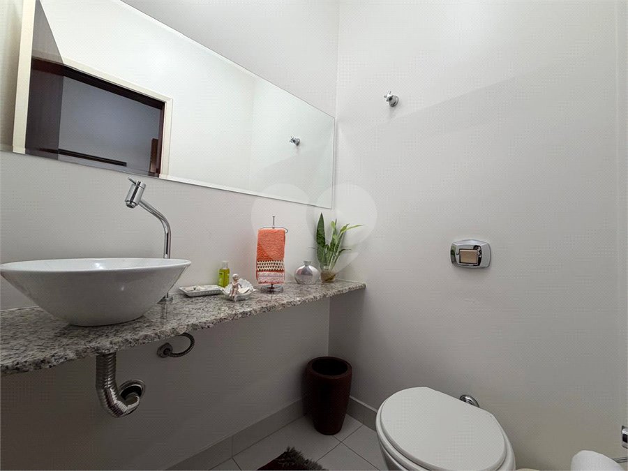 Casa à venda com 4 quartos, sendo 1 suíte, no condomínio Taquaral, São Paulo - SP