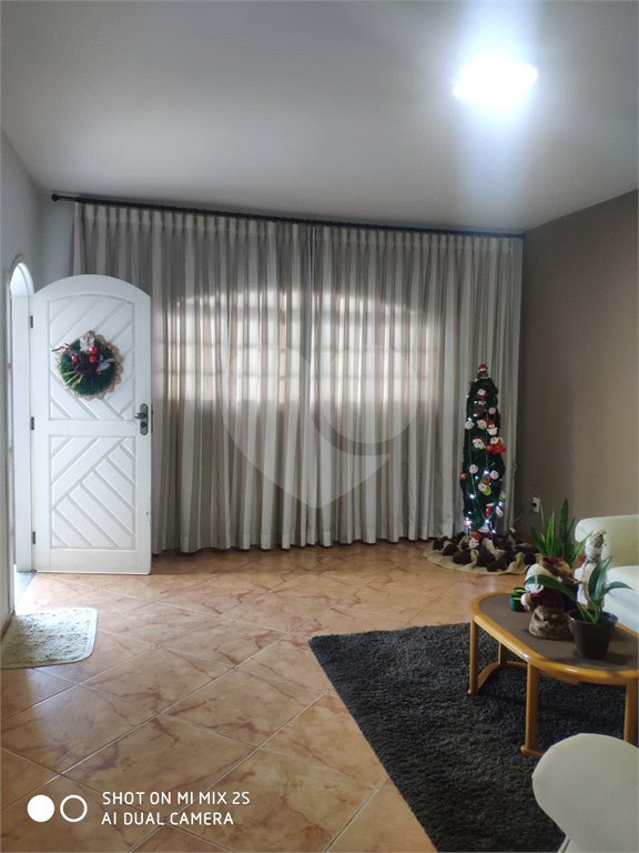 Sobrado à venda com 4 quartos, sendo 1 suíte, em Chácara Jafet, Mogi das Cruzes, SP