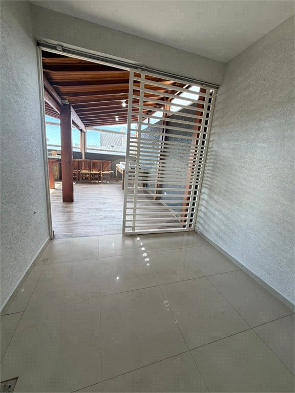 Sobrado à venda com 3 quartos, sendo 1 suíte,  em Jardim Maristela, Atibaia, SP