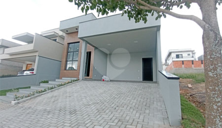 Casa à venda com 3 suítes no condomínio Vita Verdi, Valinhos - SP