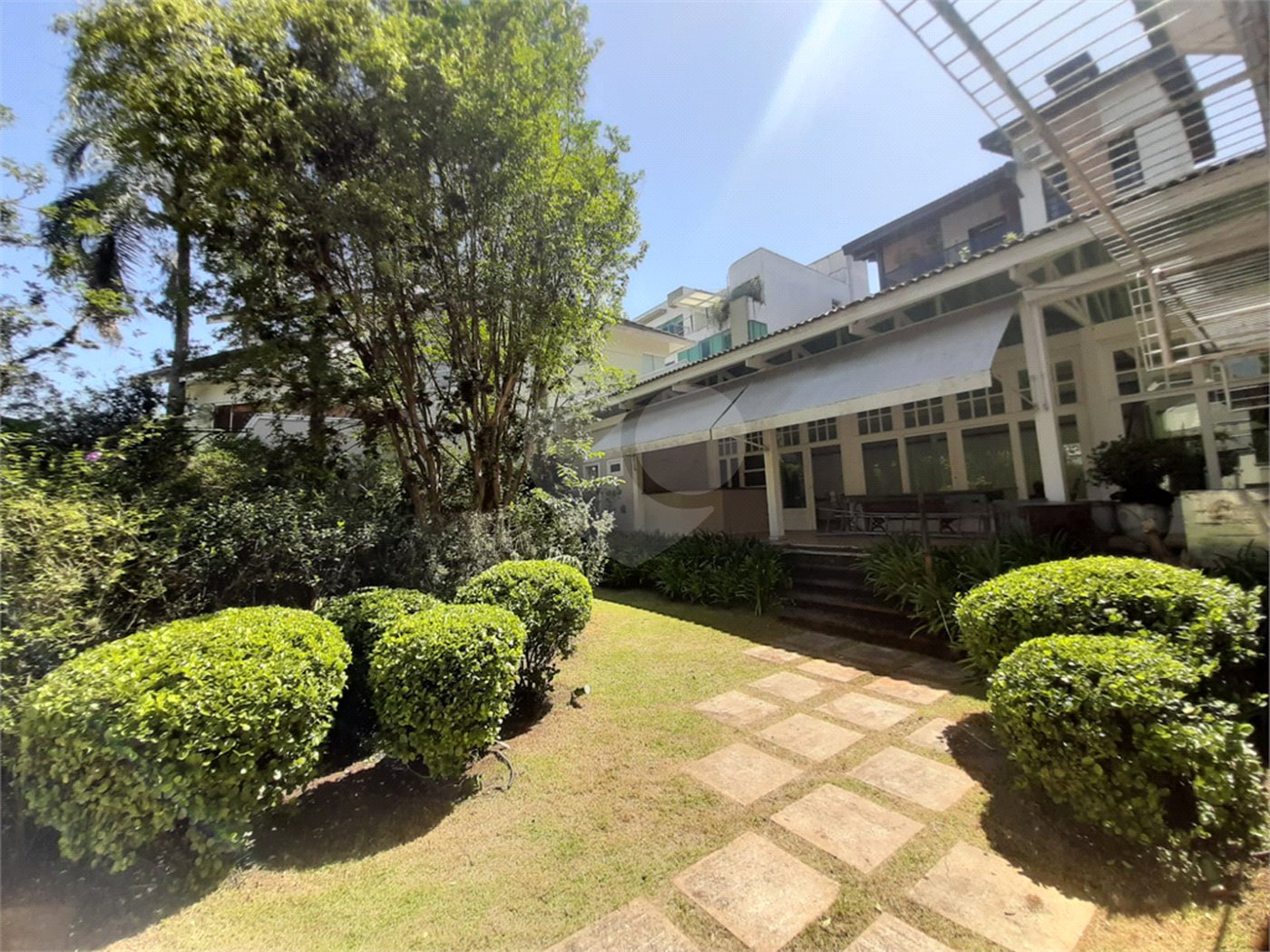 Casa à venda com 3 suítes no condomínio Chácara Francesa, São Paulo - SP