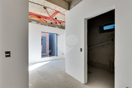 Casa à venda com 4 quartos, sendo 2 suítes, no condomínio Casa Jardim Ibirapuera, São Paulo - SP