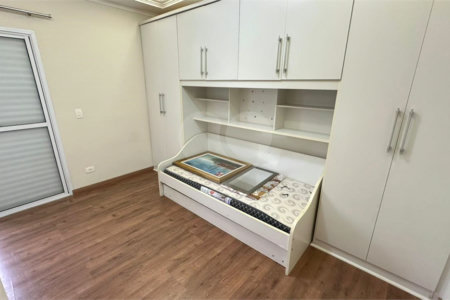 Casa à venda com 4 quartos, sendo 3 suítes, em Vila Galvão, Guarulhos, SP
