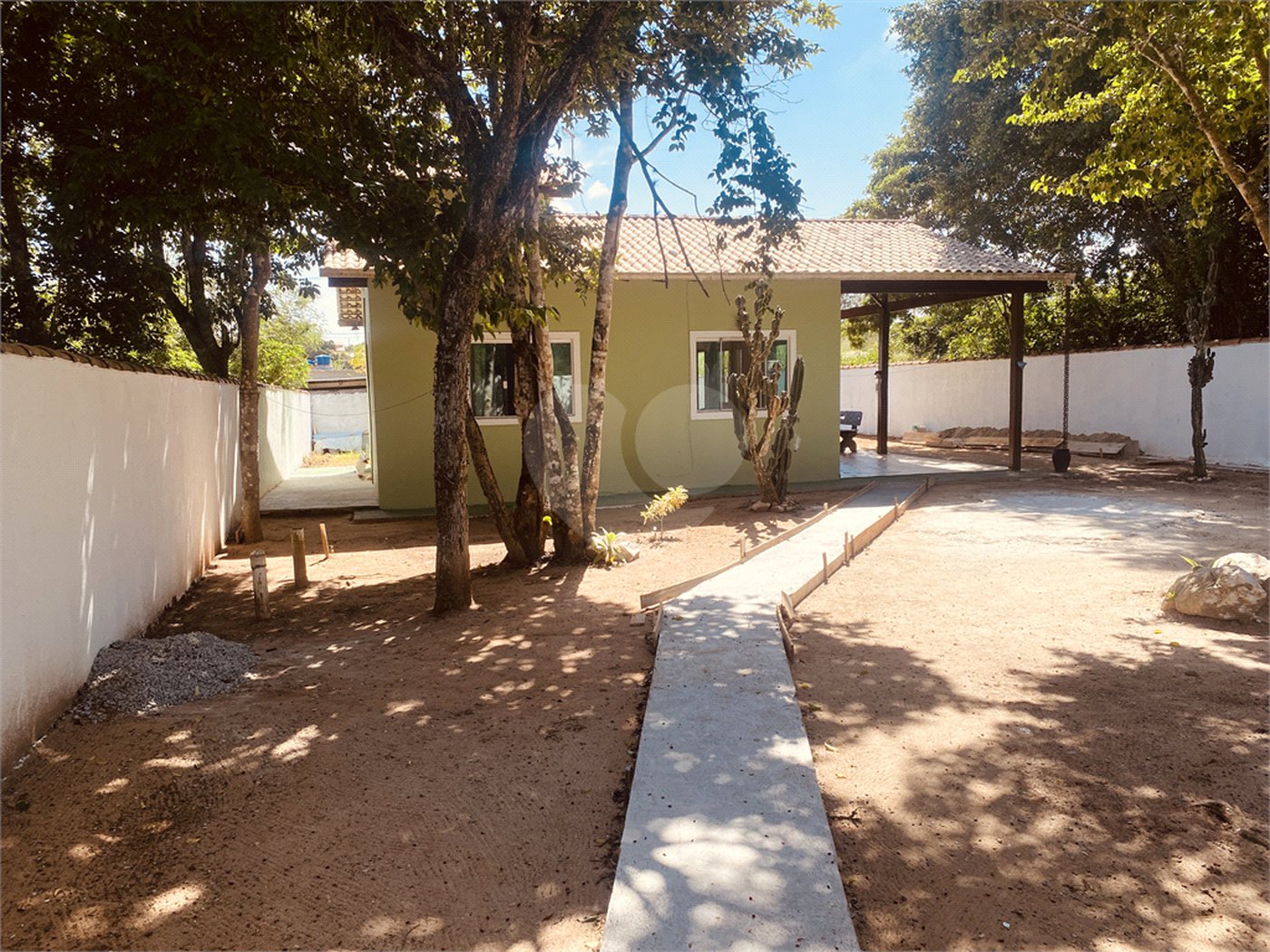Casa em condomínio para alugar com 2 quartos, sendo 1 suíte, em Caravelas, Armação dos Búzios, RJ