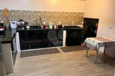 Sobrado à venda com 4 quartos, sendo 1 suíte, em Vila Antonieta, São Paulo, SP