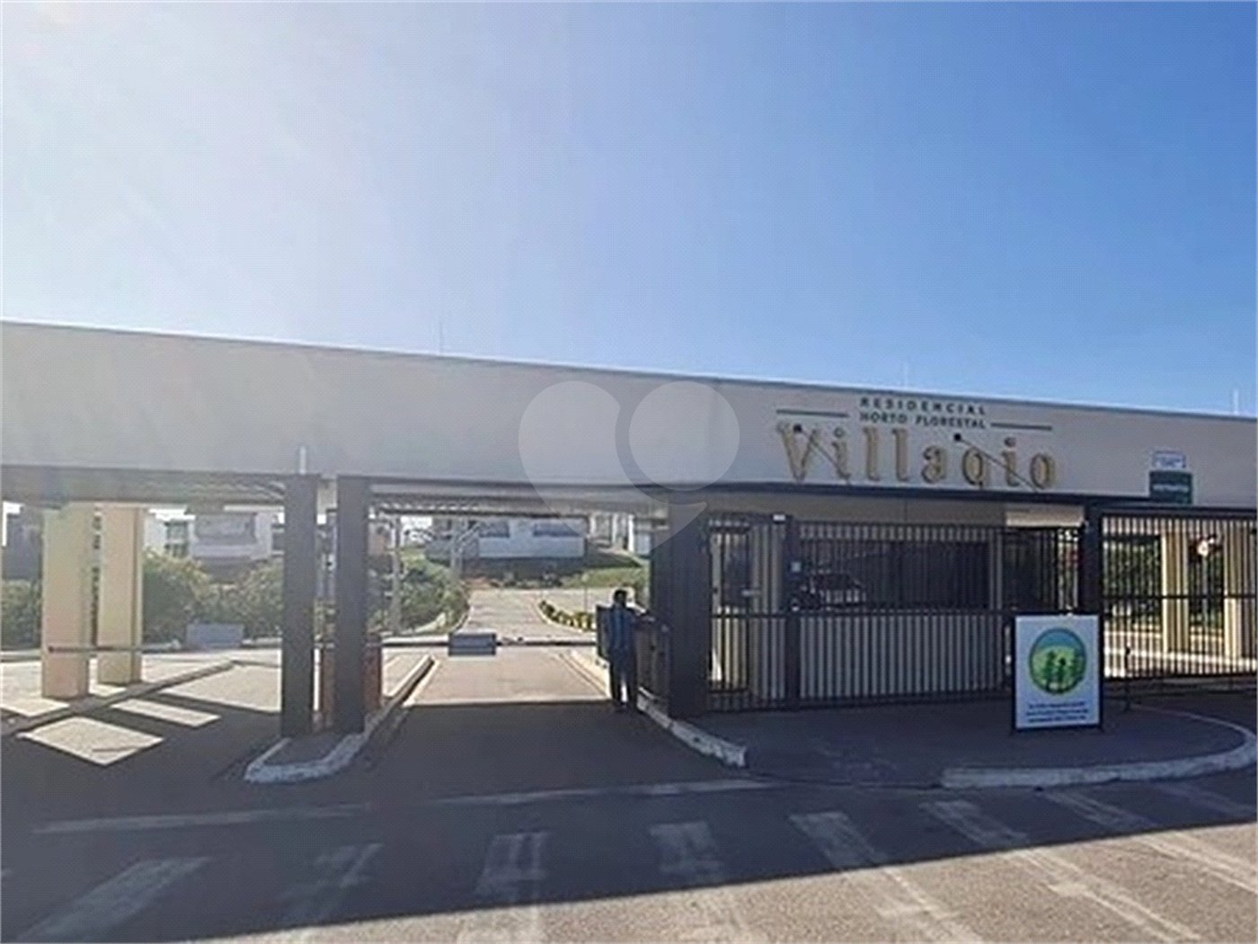 Casa à venda com 3 quartos, sendo 1 suíte, no condomínio Horto Florestal Villagio, Sorocaba - SP