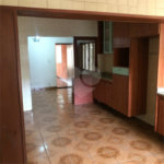 Sobrado à venda com 3 quartos, sendo 1 suíte, no Centro, Mairiporã, SP