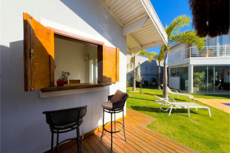 Casa à venda ou para alugar com 3 suítes no condomínio Figueira Garden, Atibaia - SP