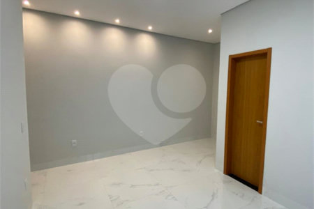 Casa Térrea à venda com 3 quartos, sendo 1 suíte, em Ponte Nova, Várzea Grande, MT