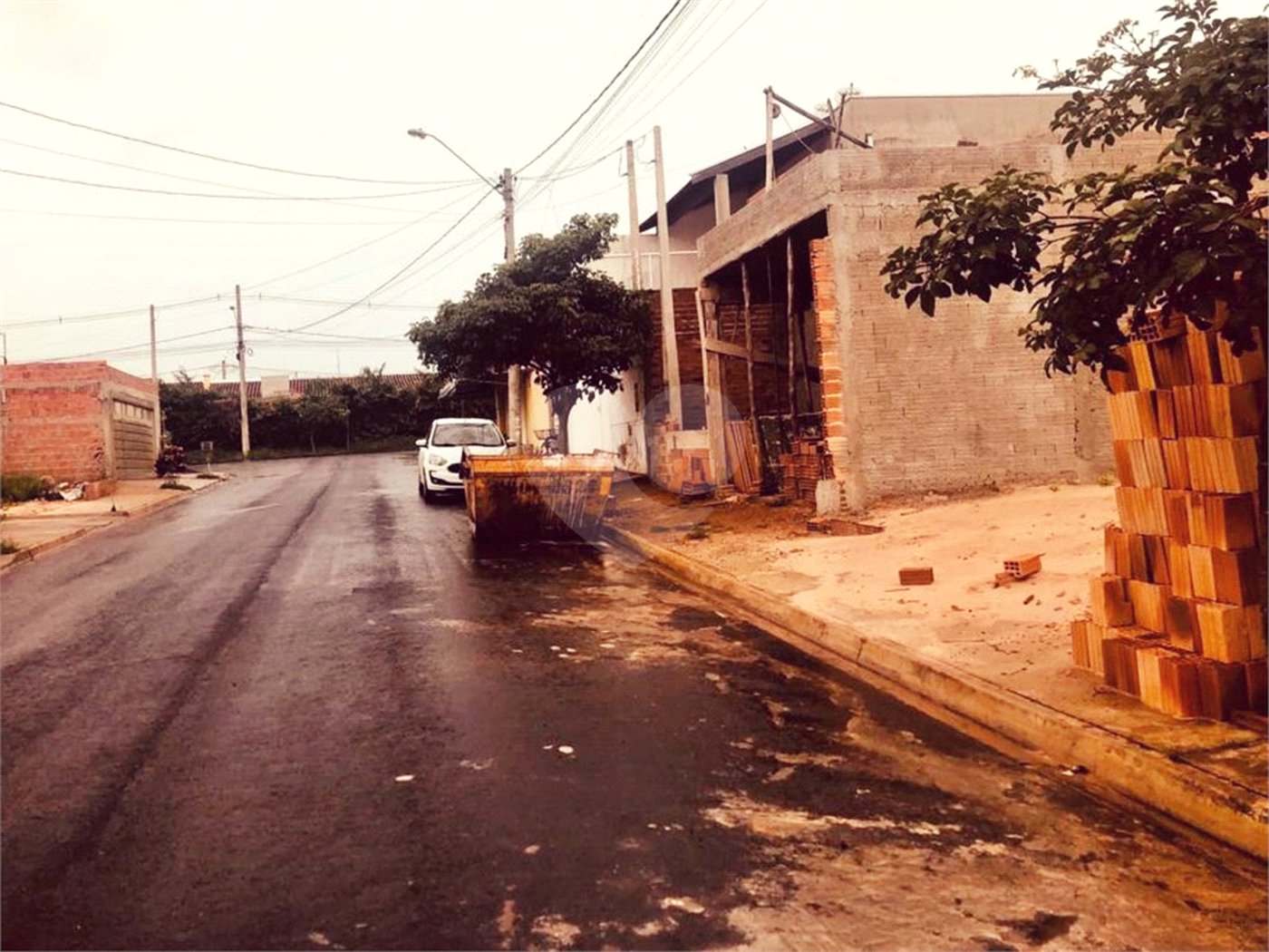Terreno com 160,00 m² de área total.