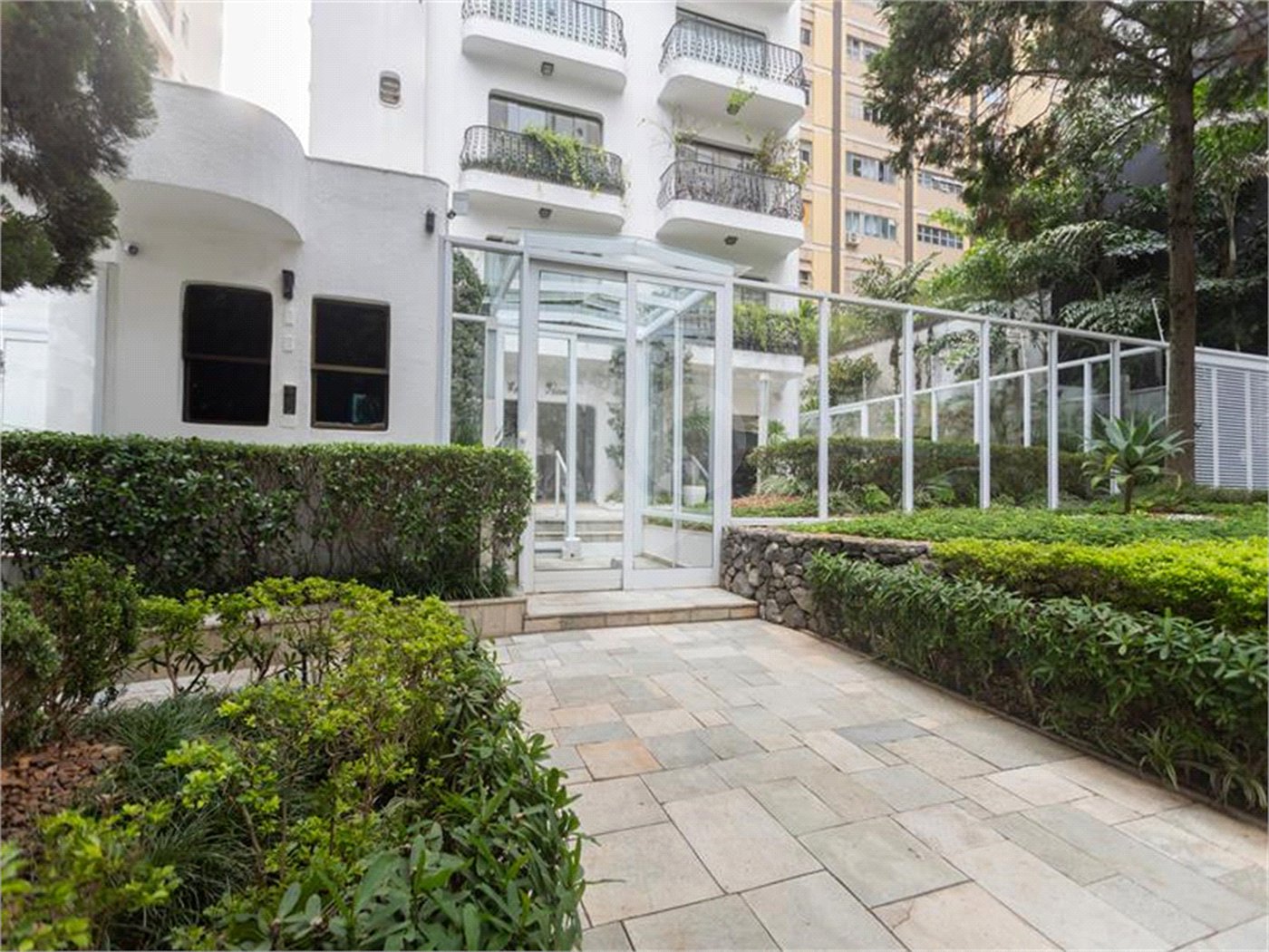 Apartamento a venda nos Jardins 262 m2, 3 suites e 3 vagas