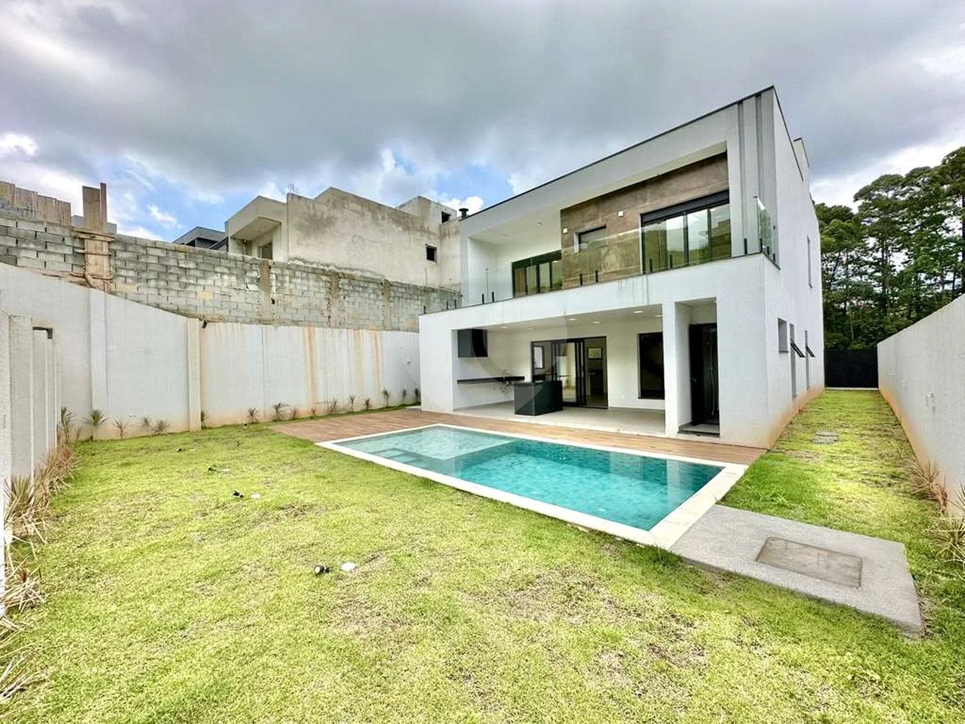 Casa em Cond. Vintage - Zero Km, 3 suítes, piscina, gourmet!