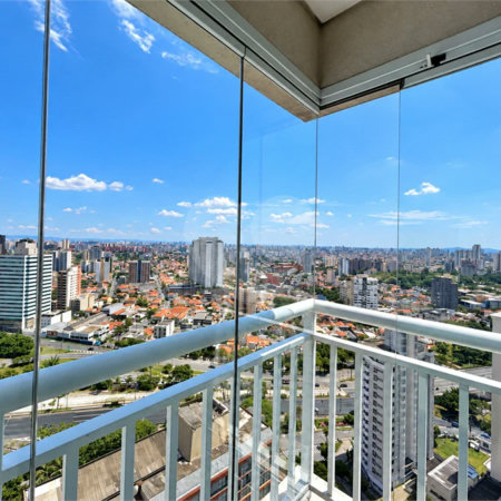 Apartamento de 127 m² em andar alto, com vista livre, 3 suítes planejadas, sacada gourmet envidraçada, 2 vagas e lazer completo, próximo ao Shopping Golden Square e à Avenida Kennedy.