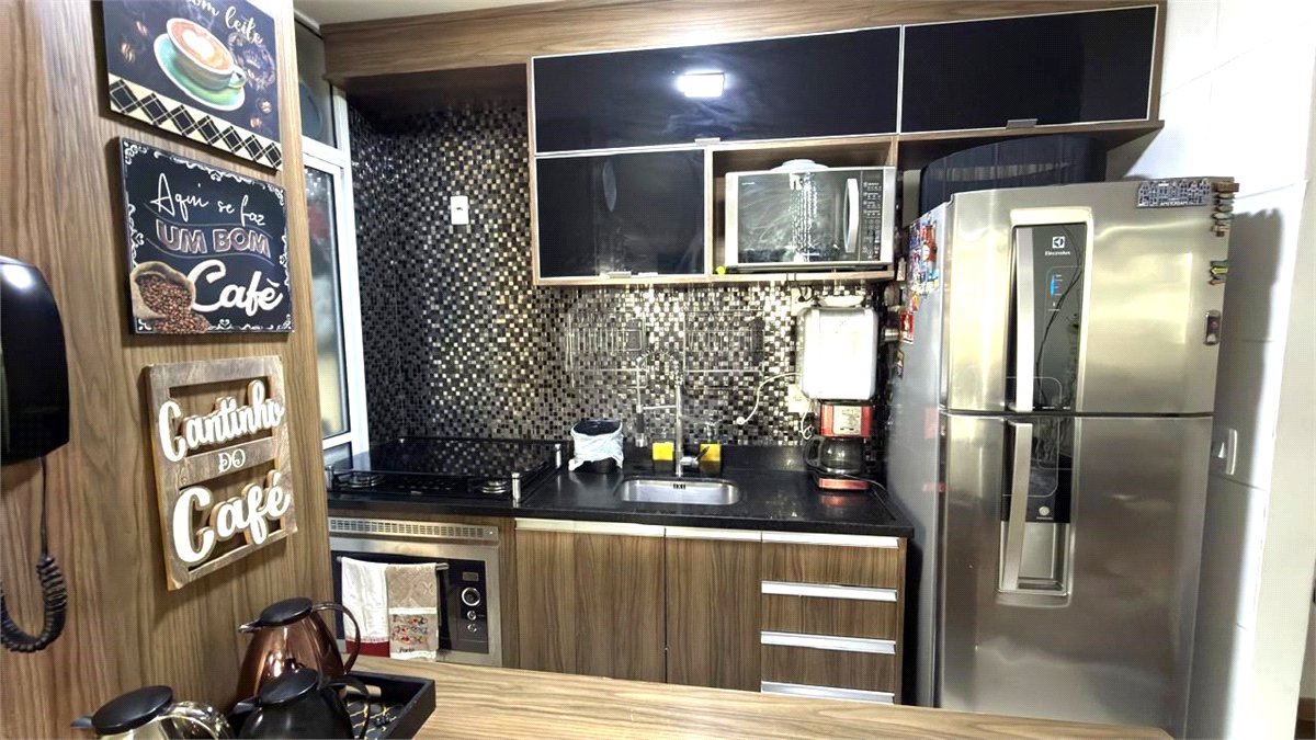Apartamento à venda com 3 quartos, sendo 1 suíte,  em Vila Paulo Silas, São Paulo, SP