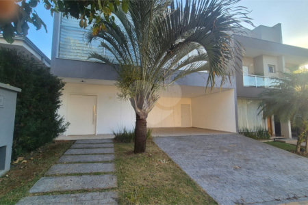 Casa à venda com 3 quartos, sendo 1 suíte, no condomínio Lago da Serra, Araçoiaba da Serra - SP
