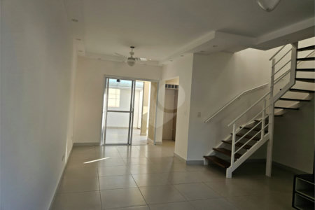 Casa à venda com 2 quartos, sendo 1 suíte, no condomínio Vitória Park, Suzano - SP