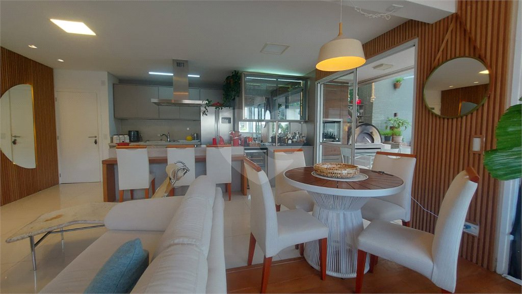 Apartamento à venda ou para alugar com 2 suítes em Itacorubi, Florianópolis, SC