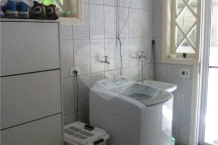 Casa à venda com 3 quartos, sendo 1 suíte, no condomínio Vivenda das Vinhas, Vinhedo - SP