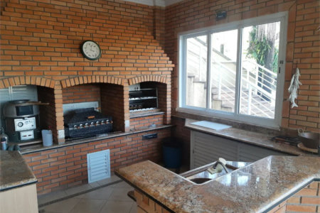 Casa à venda com 5 suítes em Jardim Leonor, São Paulo, SP