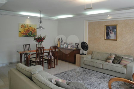 Sobrado à venda com 5 quartos, sendo 3 suítes, em Vila Bonilha, São Paulo, SP