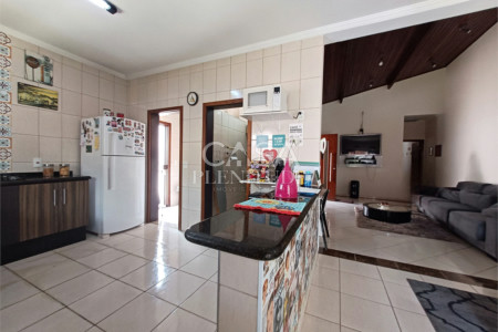 Casa Térrea à venda com 3 quartos, sendo 1 suíte, em Jardim Bandeirantes, Sorocaba, SP