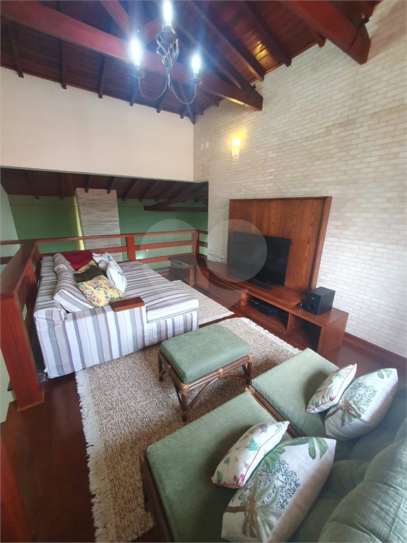 Casa à venda com 4 quartos, sendo 1 suíte, no condomínio Parque São Gabriel, Itatiba - SP
