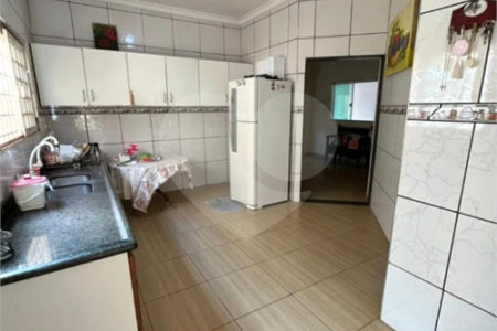 Casa à venda com 5 quartos, sendo 3 suítes,  em Jardim Novo Aeroporto, Três Lagoas, MS