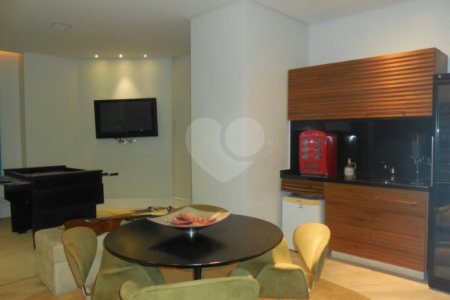 Casa à venda ou para alugar com 4 suítes no condomínio Villa Imperial, São Paulo - SP