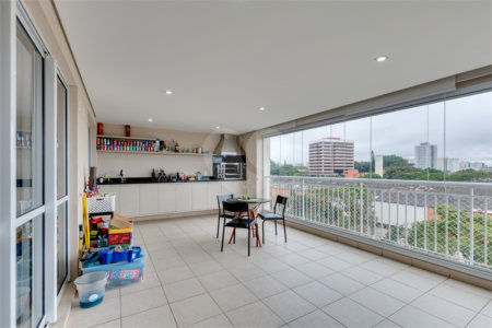 Apartamento à venda com 4 quartos, sendo 2 suítes, em Santo Amaro, São Paulo, SP