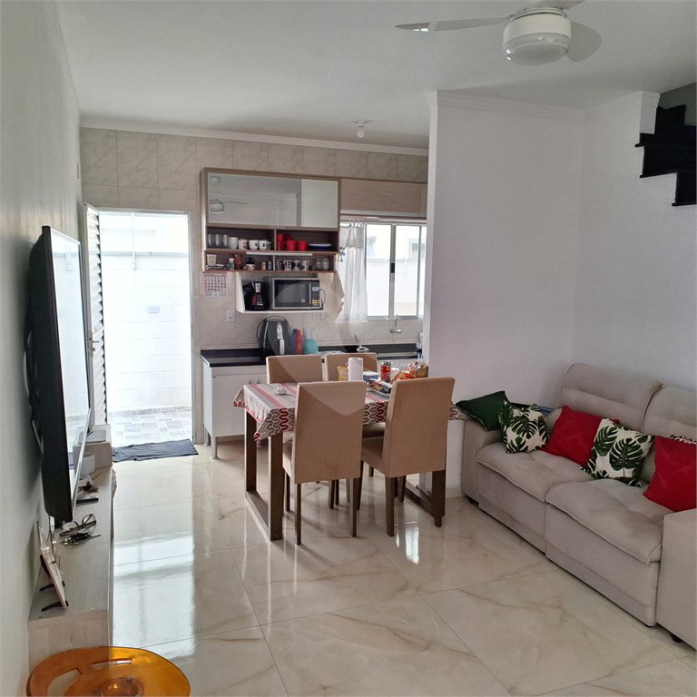 Casa à venda com 2 quartos no condomínio Residencial Cristal Lll, Mogi das Cruzes - SP