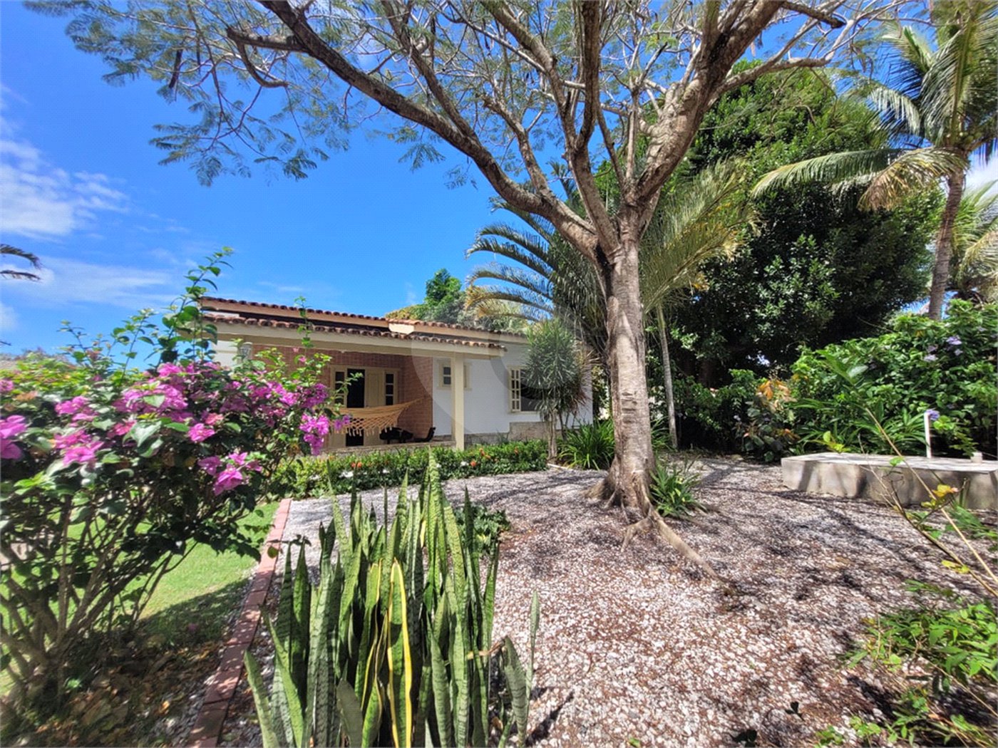Casa à venda com 4 quartos, sendo 2 suítes, no Centro, Santa Cruz Cabrália, BA