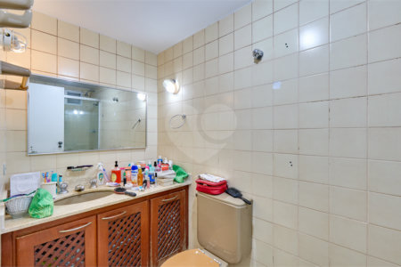 Apartamento à venda com 3 quartos, sendo 1 suíte, em Vila Olímpia, São Paulo, SP