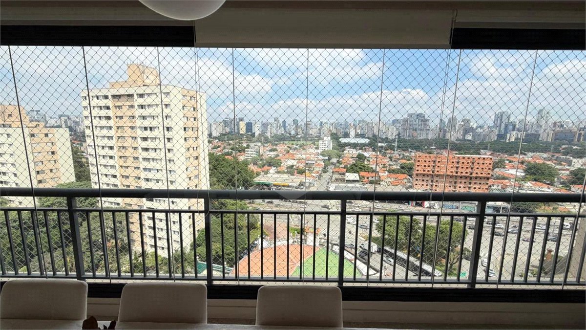 Apartamento à venda com 3 suítes em Vila Olímpia, São Paulo, SP