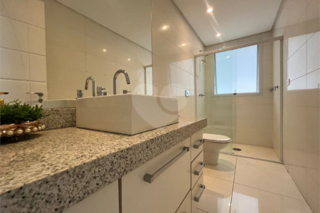 Casa à venda com 6 suítes no condomínio Chácara Francesa, São Paulo - SP