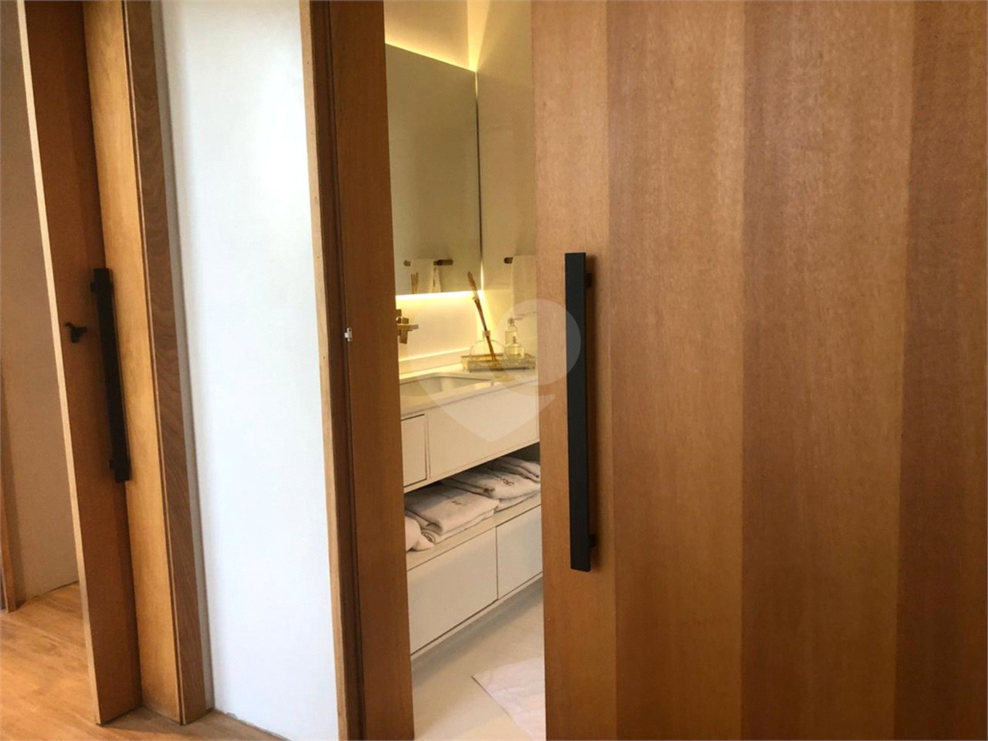 Casa à venda com 3 suítes em Jandira, Jandira, SP