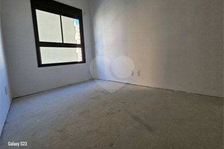 Apartamento à venda com 3 quartos, sendo 1 suíte,  em Pinheiros, São Paulo, SP