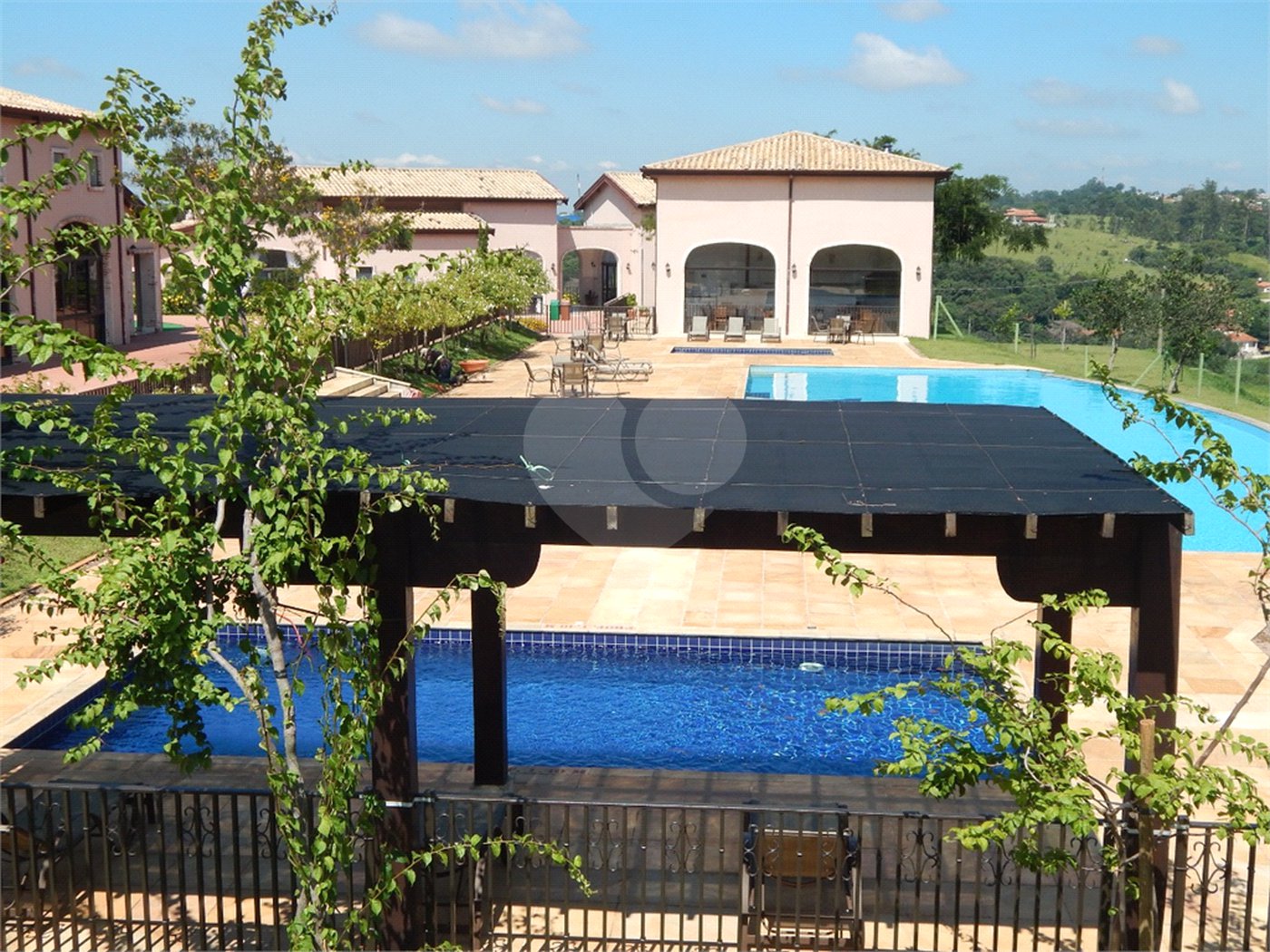 Casa à venda com 4 suítes no condomínio Campo de Toscana, Vinhedo - SP