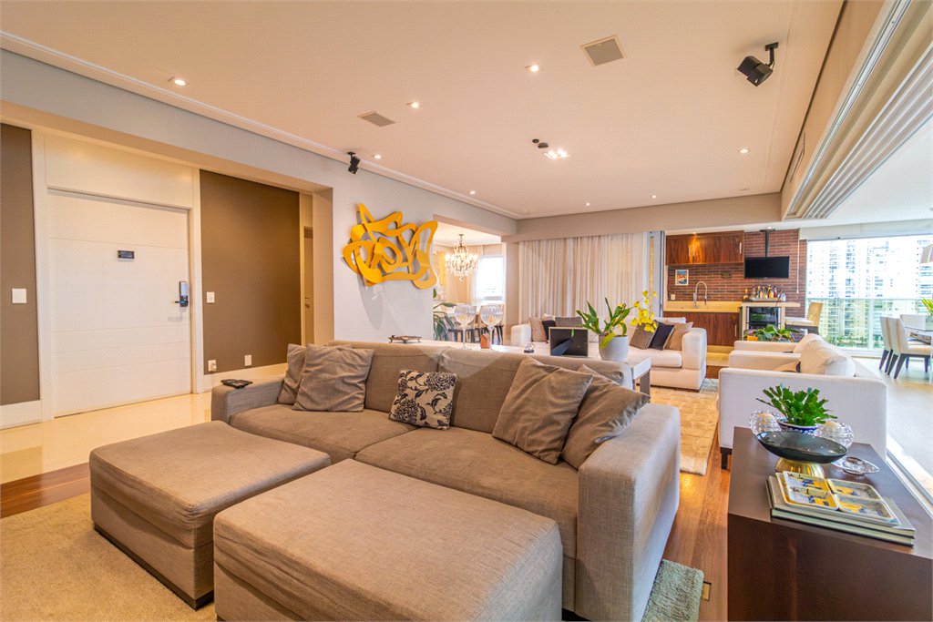 Apartamento à venda com 4 suítes em Campo Belo, São Paulo, SP